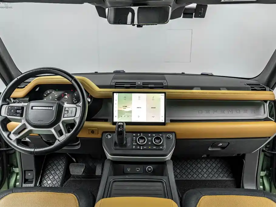 Land Rover Defender 2023 — фото 26