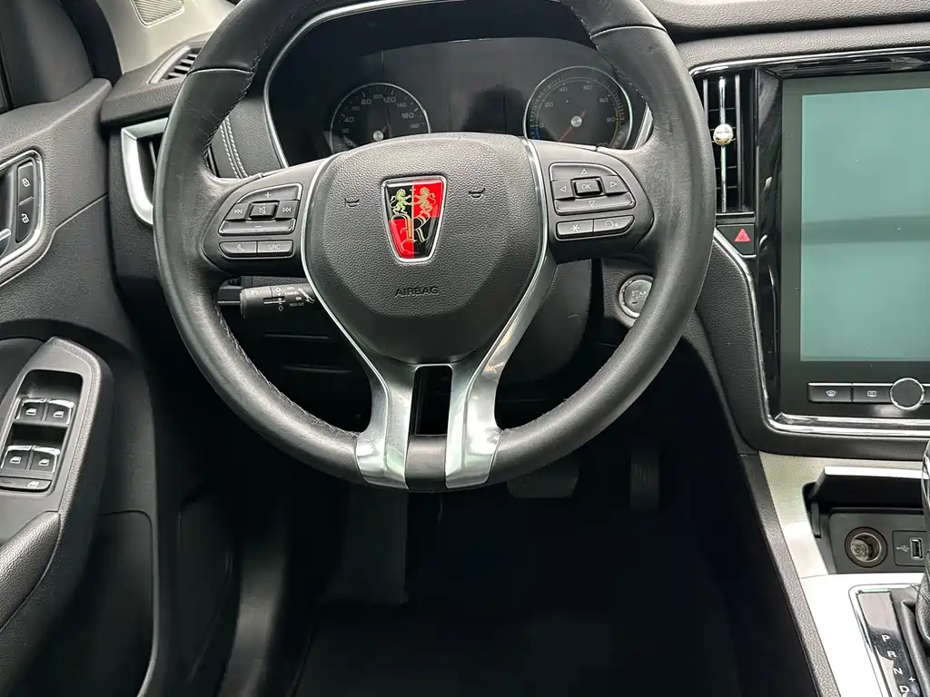 Roewe RX5 New Energy 2018 — фото 11