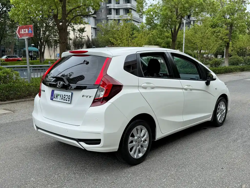 Honda Fit 2018 — фото 7