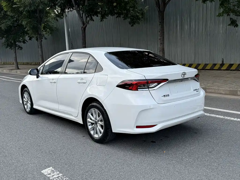 Toyota Corolla 2023 — фото 12