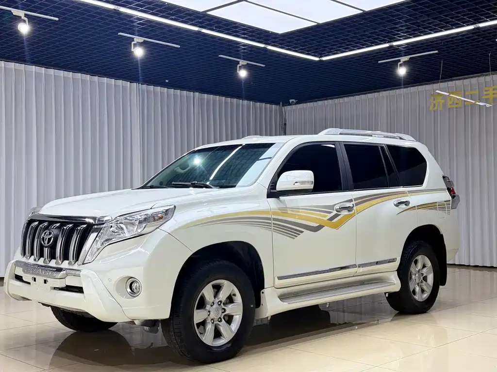 Toyota Prado 2015 — фото 1