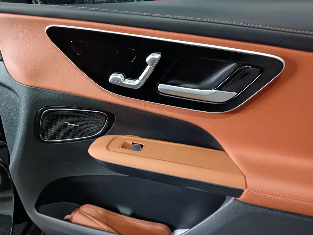 Mercedes-Benz GLC 2025 — фото 12