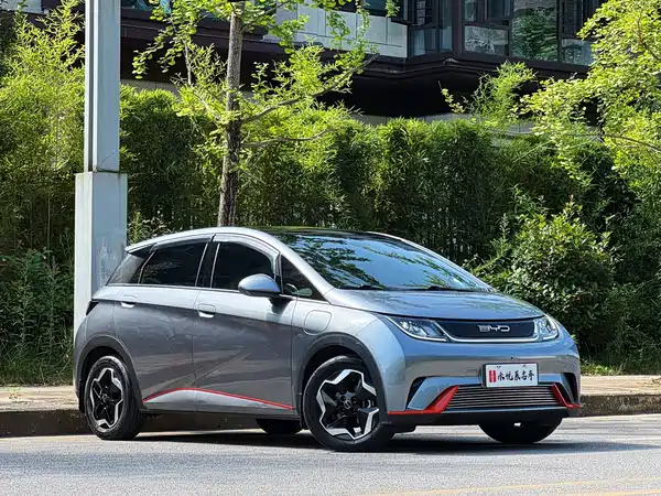 BYD Dolphin 2023