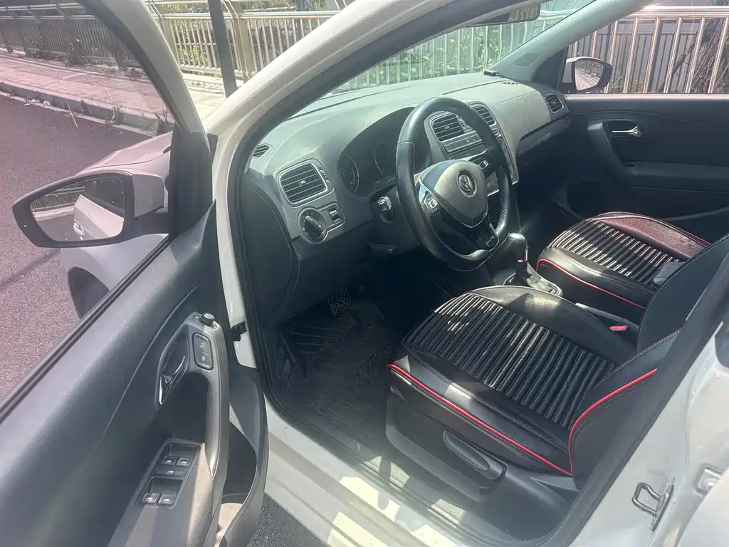 Volkswagen Polo 2016