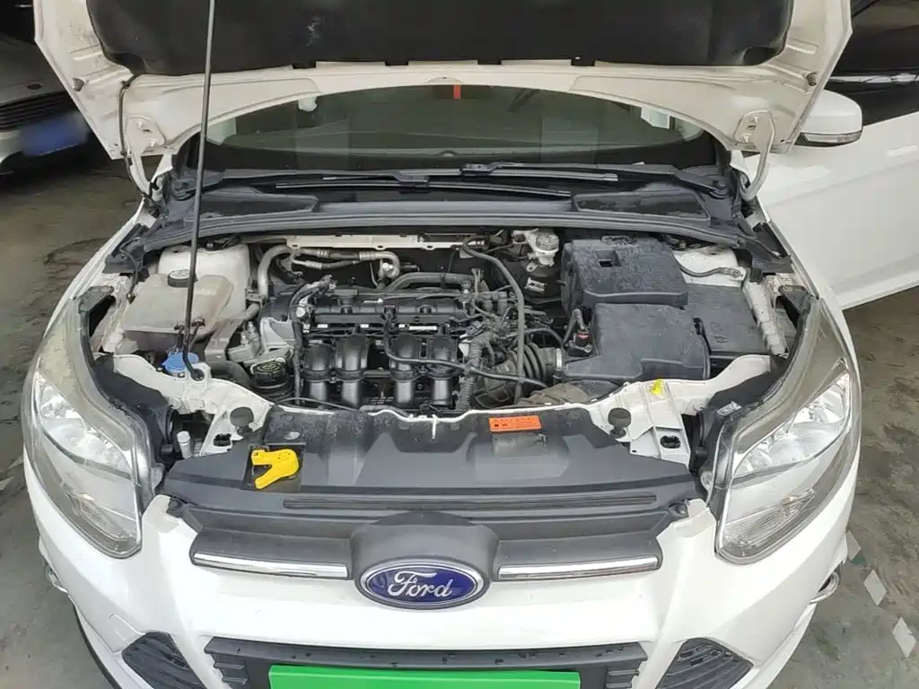 Ford Focus 2015 — фото 20
