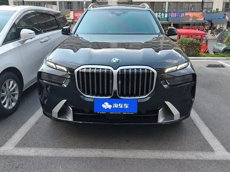 BMW X7 2025