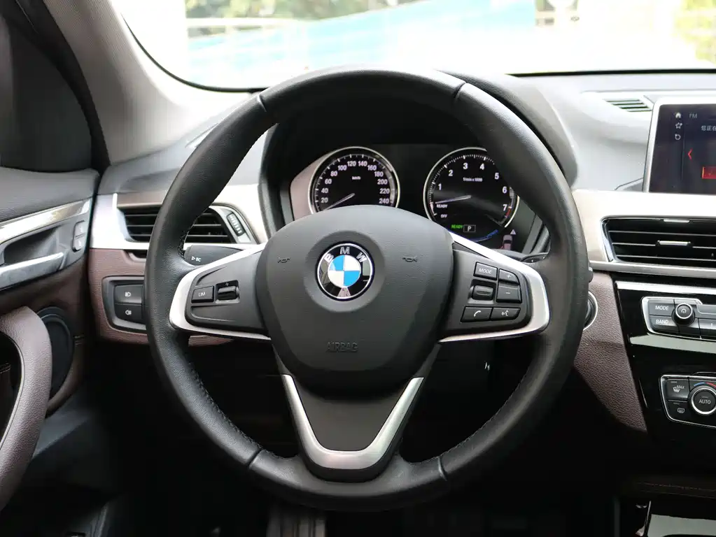 BMW X1 New Energy 2019 — фото 10