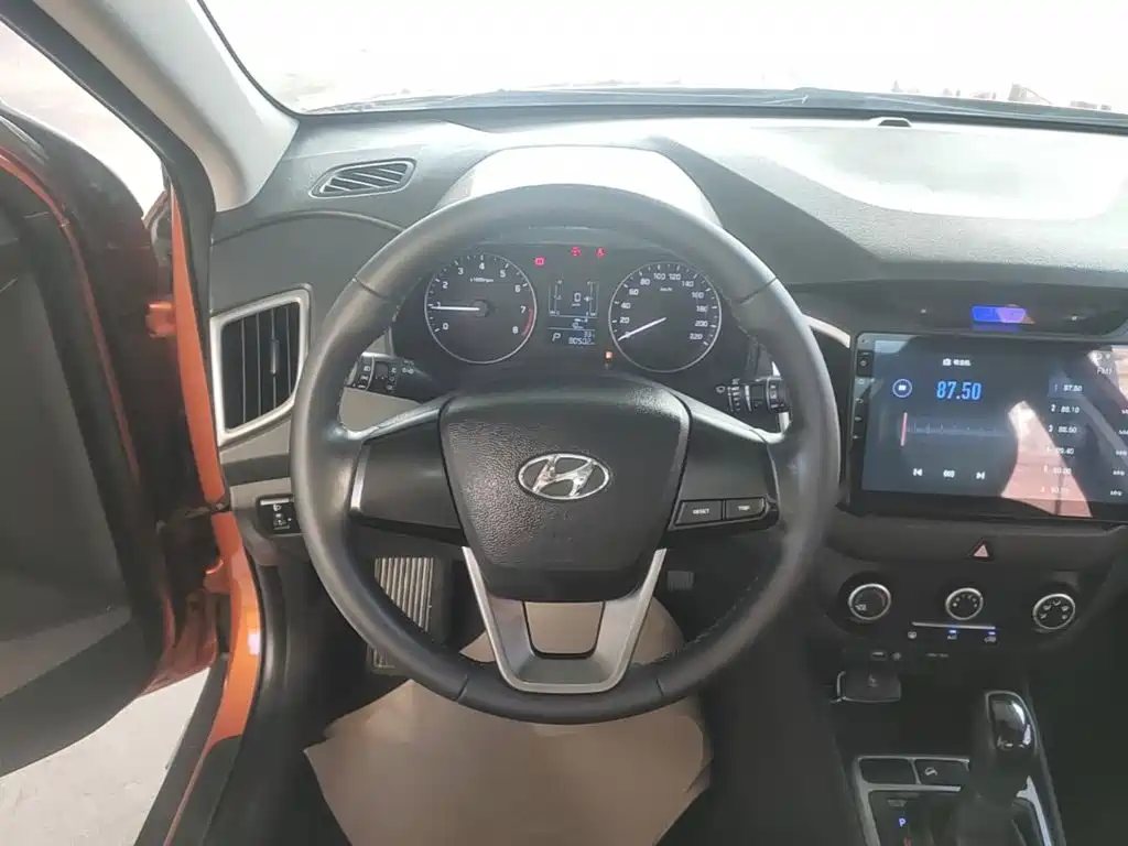 Hyundai ix25 2017 — фото 11
