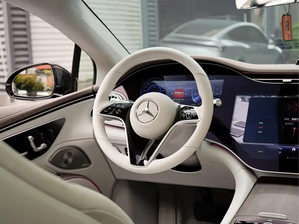 Mercedes-Benz EQS 2024 — фото 13