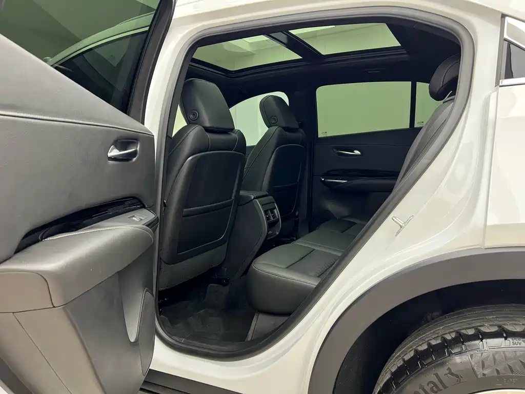 Cadillac XT4 2025 — фото 19