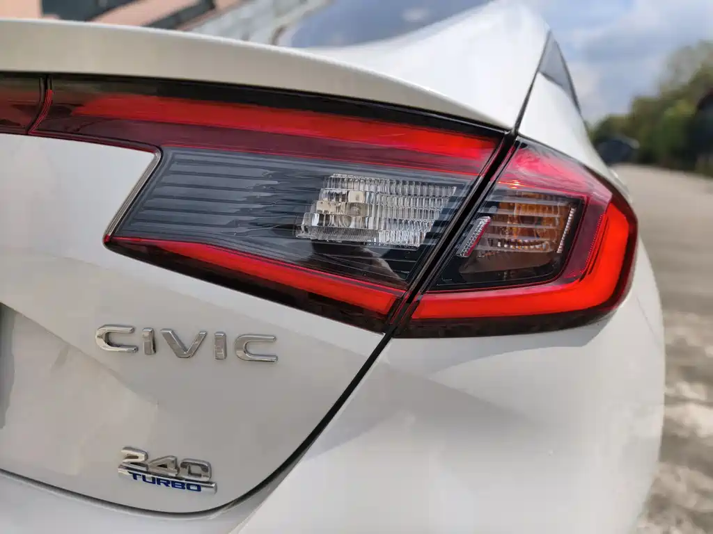 Honda Civic 2025 — фото 18