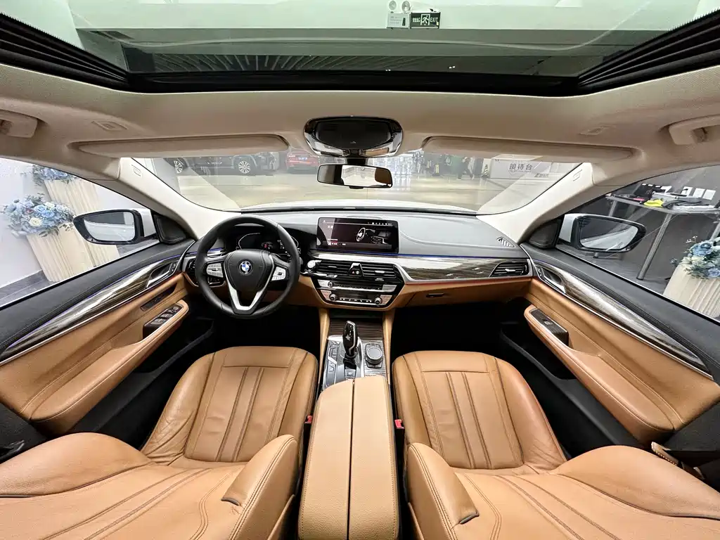 BMW 6 Series GT 2022 — фото 12