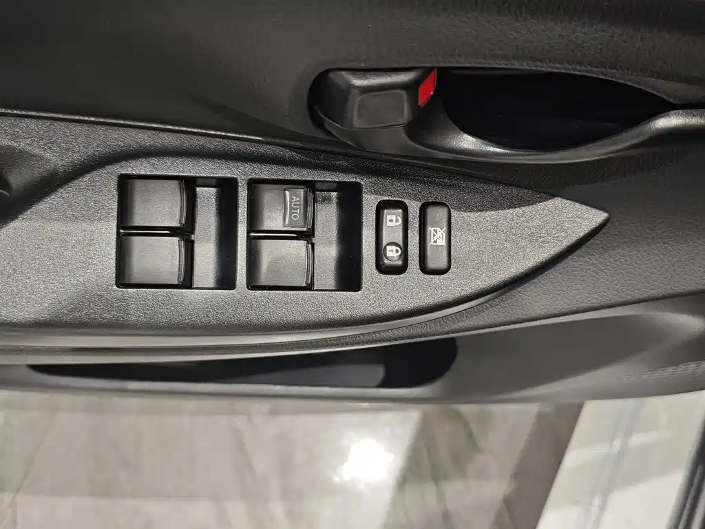 Toyota Yaris L 2019 — фото 20