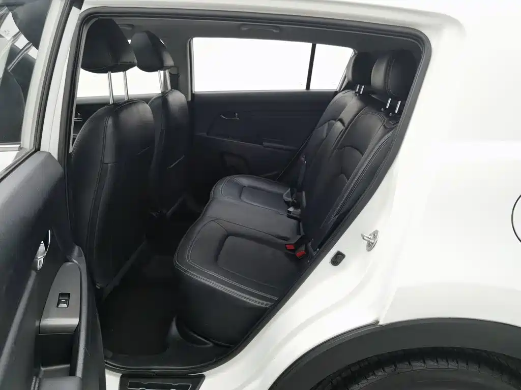 Kia Sportage 2012 — фото 15