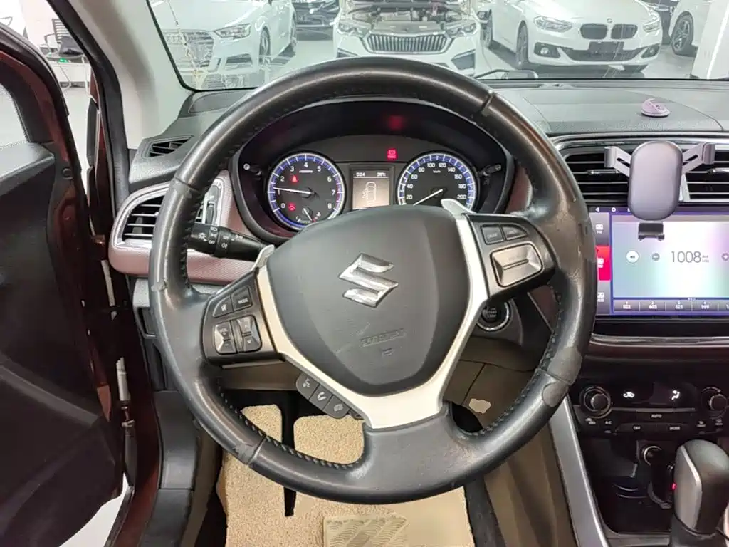Suzuki Vitara 2018 — фото 11