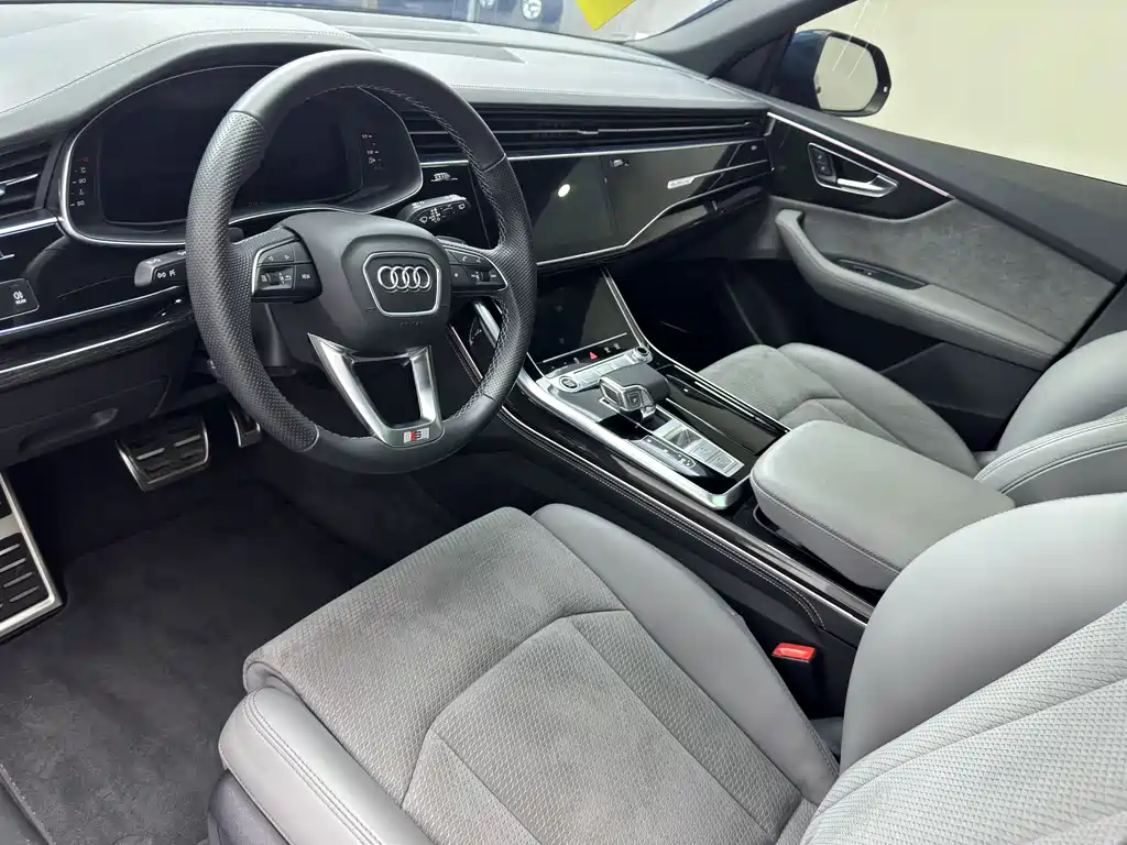 Audi Q8 2022 — фото 9