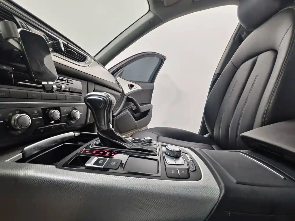 Audi A6L 2015 — фото 12