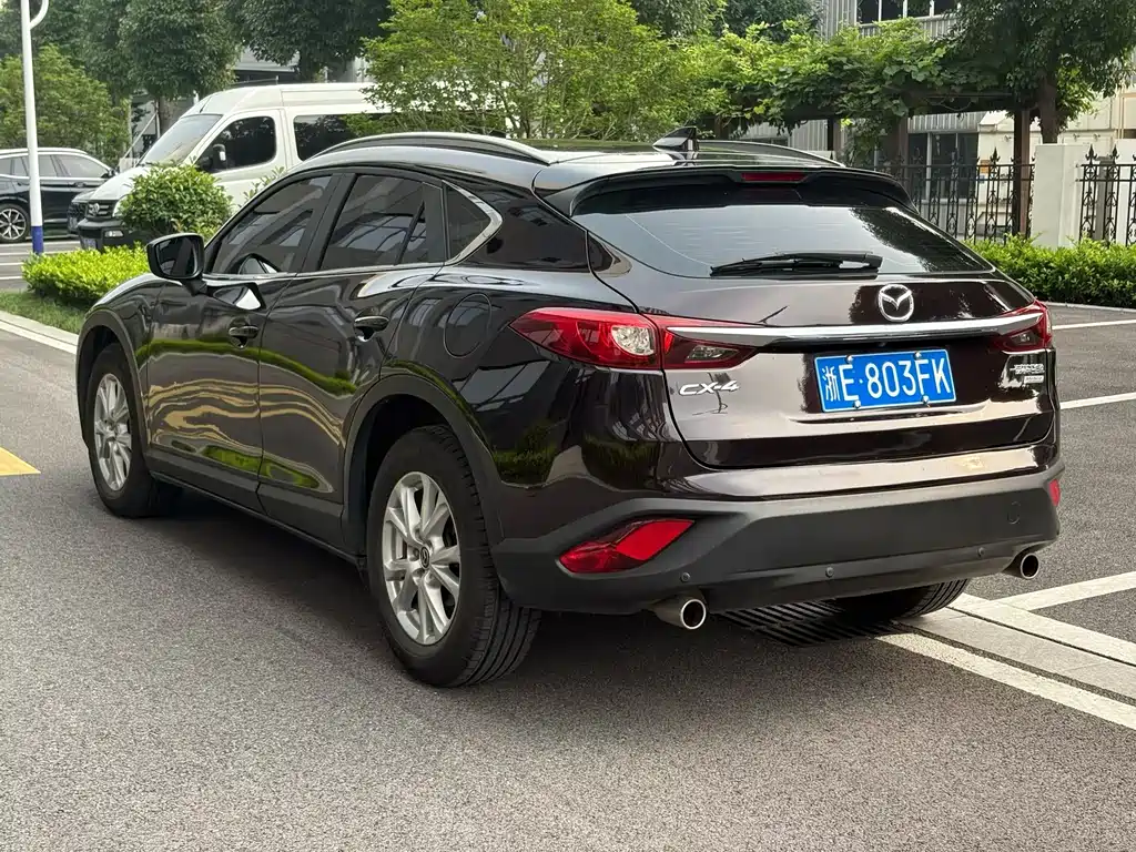 Mazda CX-4 2018 — фото 9