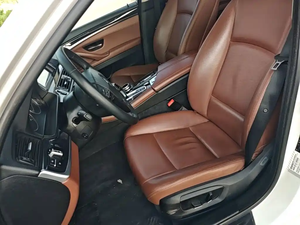 BMW 5 Series 2015 — фото 15