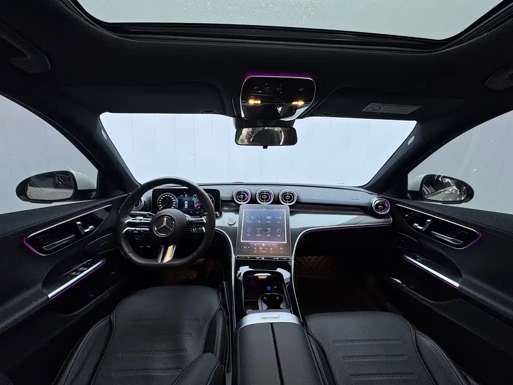 Mercedes-Benz C-Class 2023 — фото 9