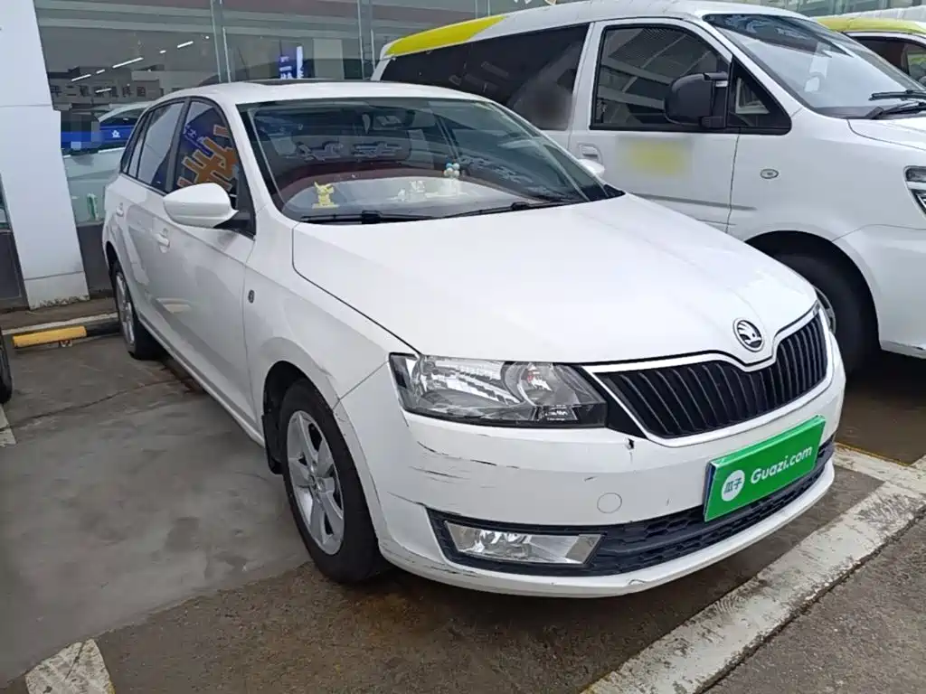 Skoda Rapid Spaceback 2016 — фото 4