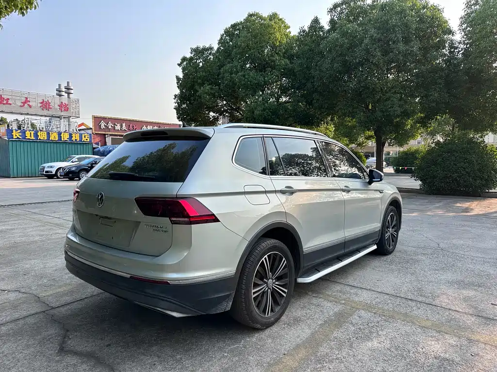 Volkswagen Tiguan L 2018 — фото 14