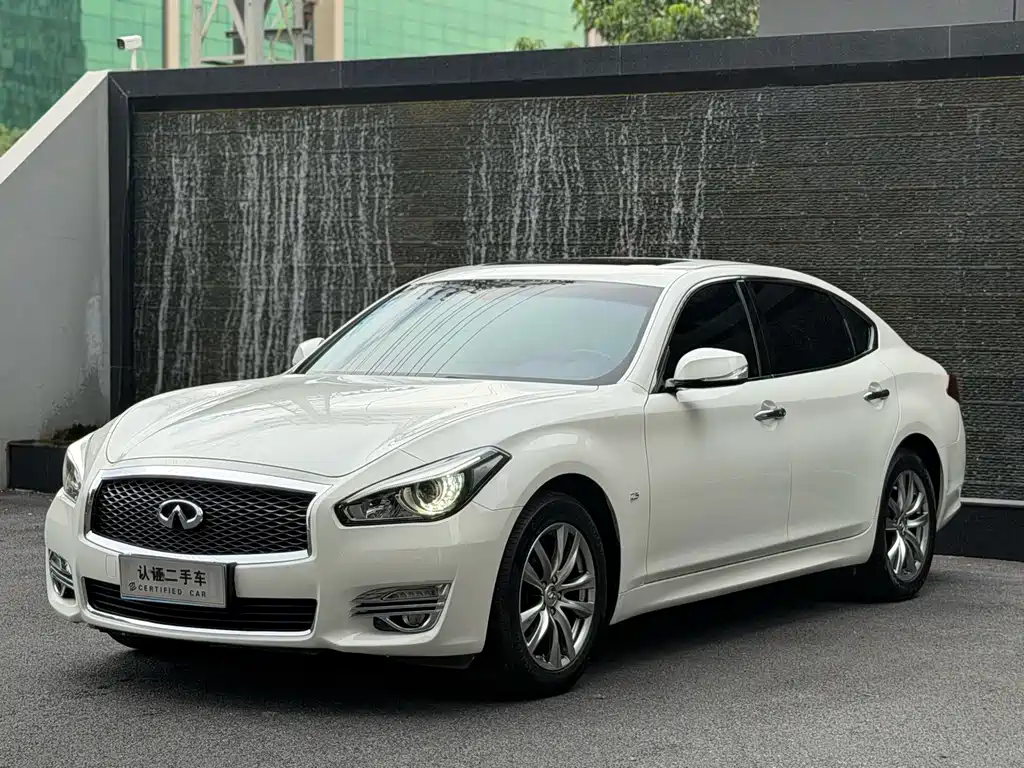 Infiniti Q70 2018