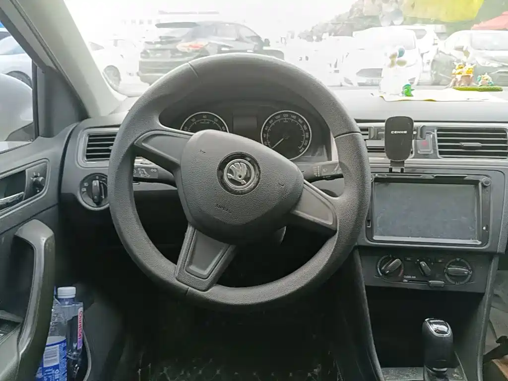 Skoda Rapid Spaceback 2016 — фото 11
