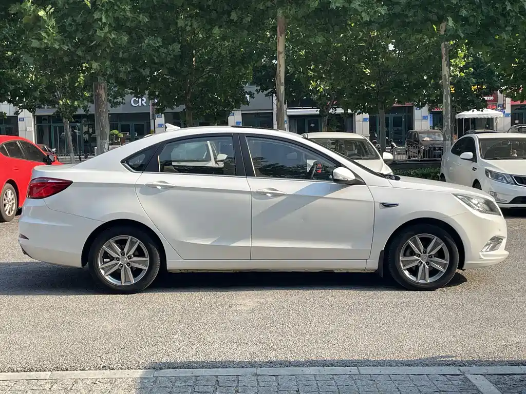 Changan Eado 2017 — фото 16