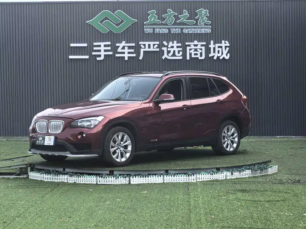 BMW X1 2014 — фото 1