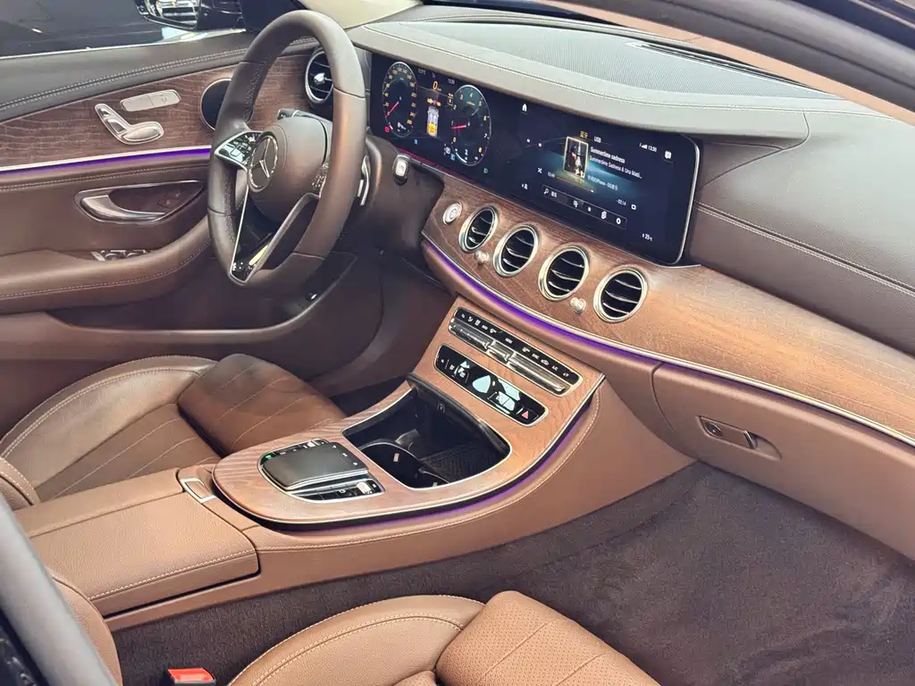 Mercedes-Benz E-Class 2023 — фото 16