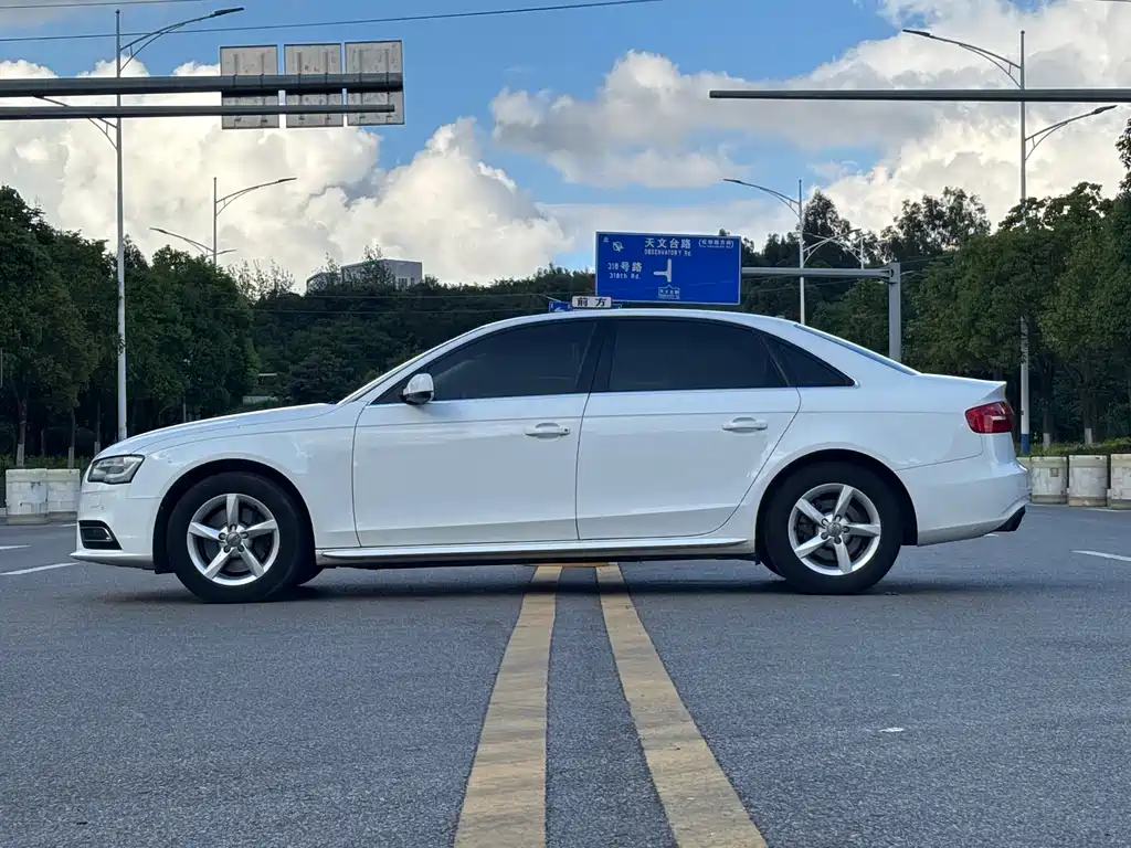 Audi A4L 2012