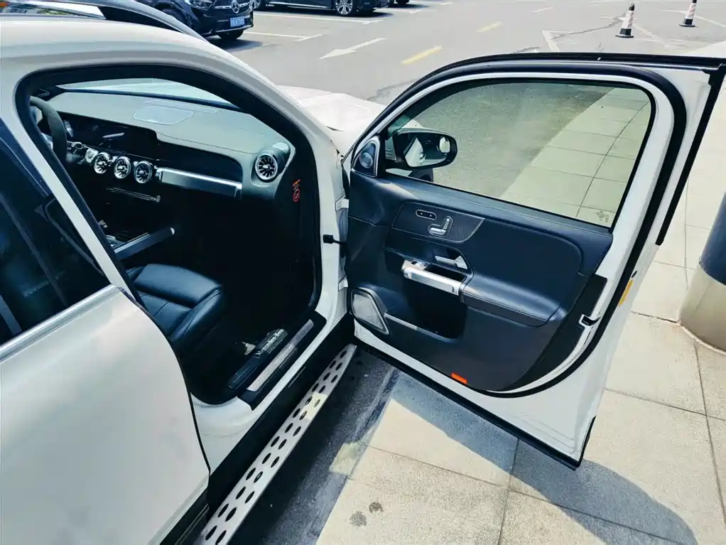 Mercedes-Benz GLB 2023 — фото 24