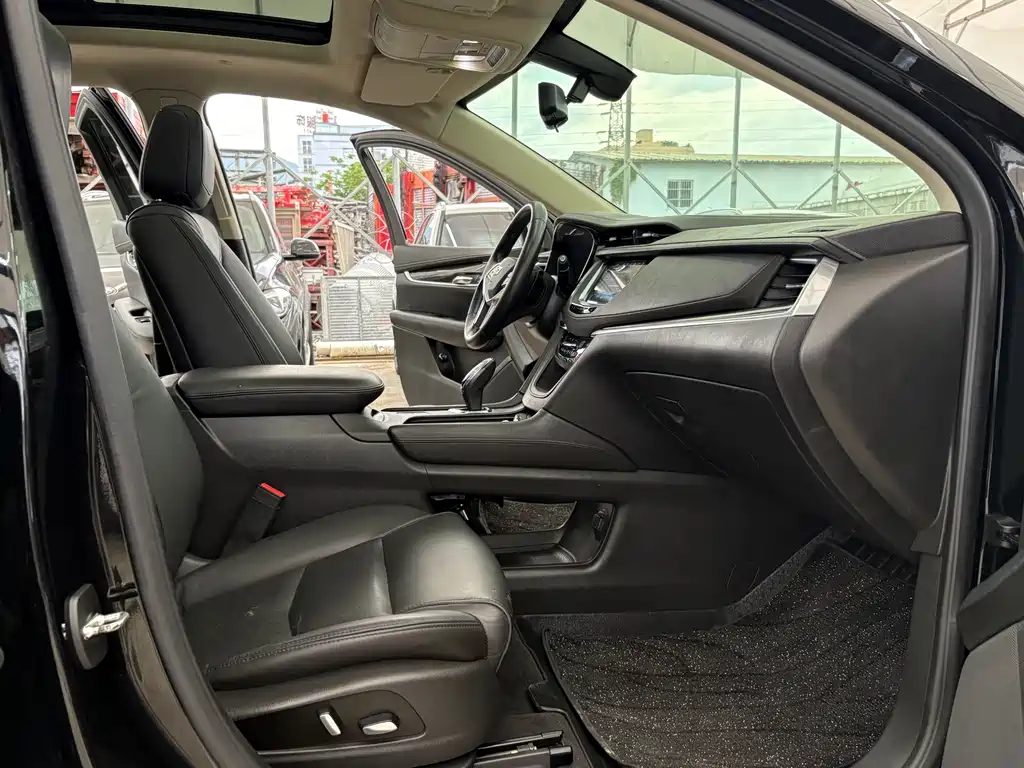 Cadillac XT5 2019 — фото 12