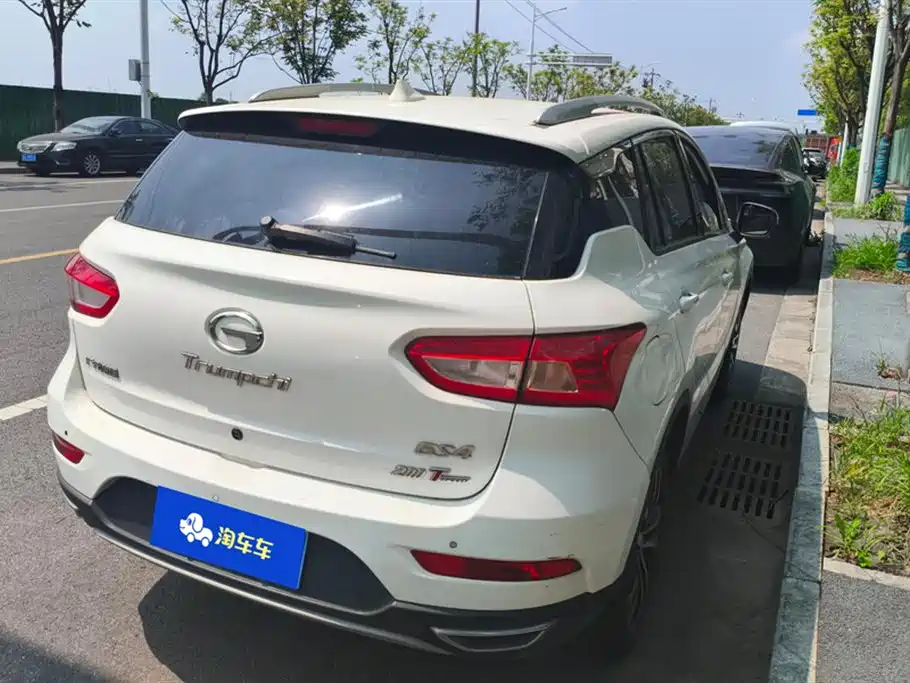GAC Motor Trumpchi GS4 2015 — фото 3