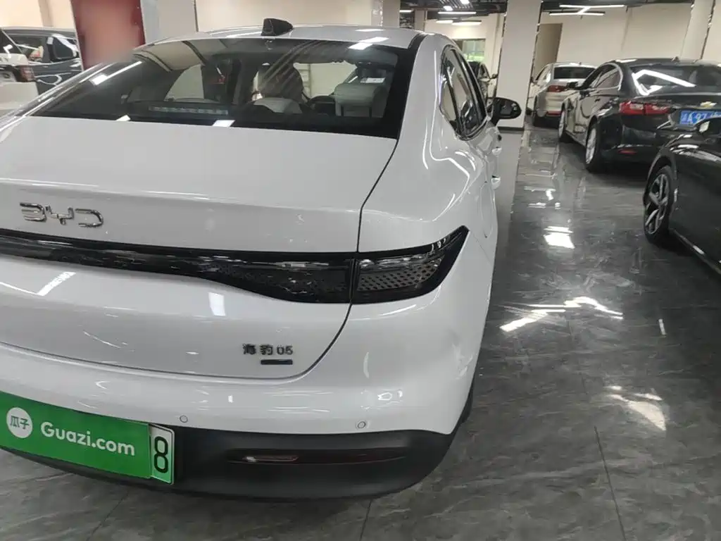 BYD Seal 05 DM-i 2025 — фото 8