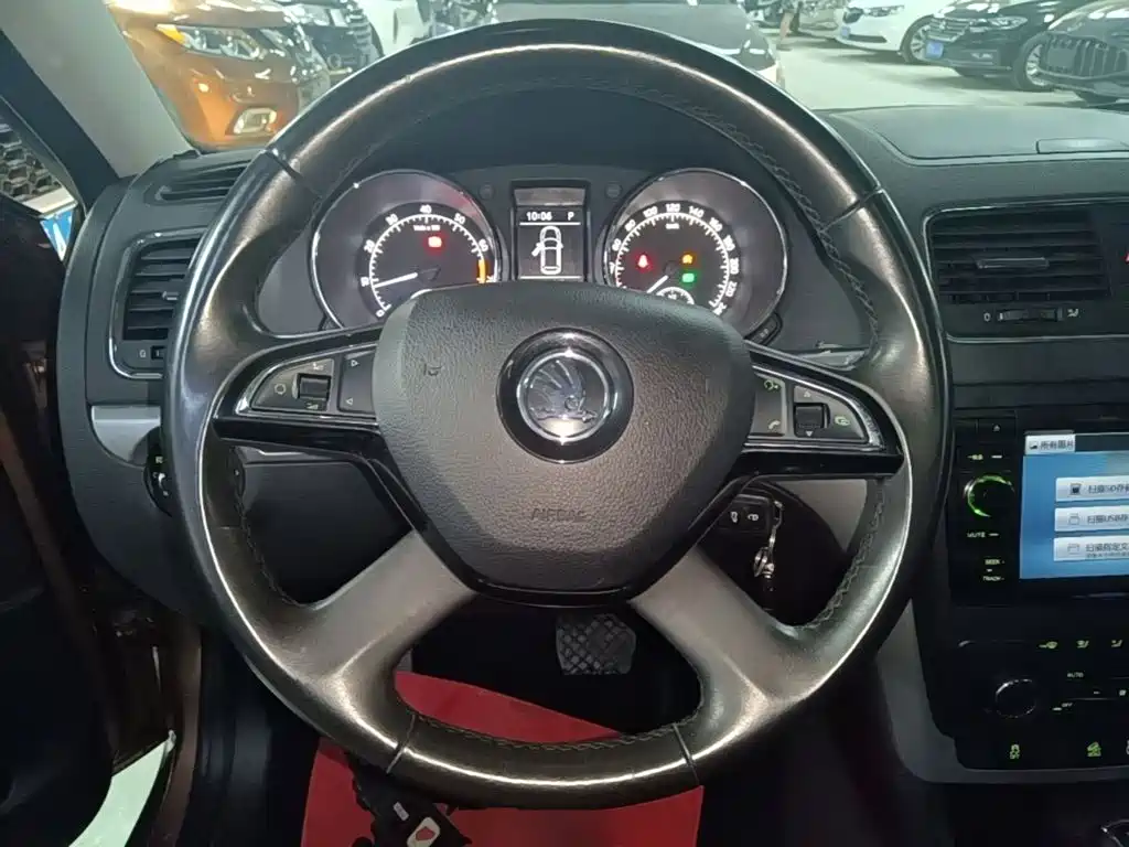 Skoda Yeti 2014 — фото 11