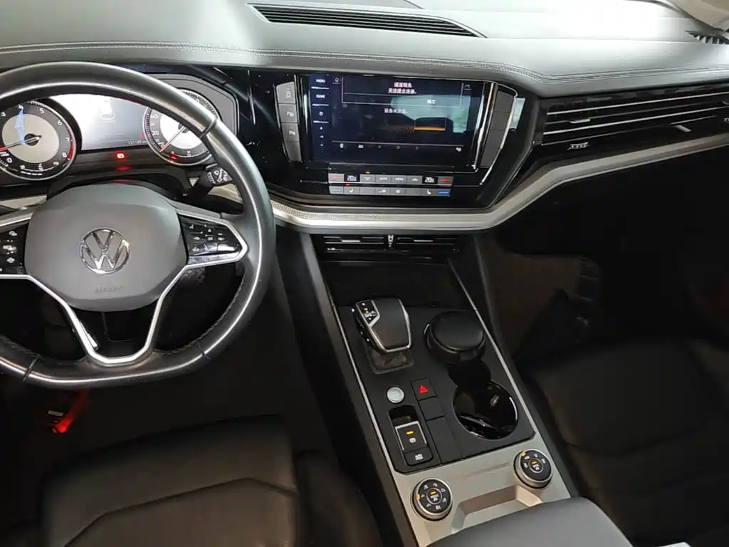 Volkswagen Touareg 2020 — фото 13