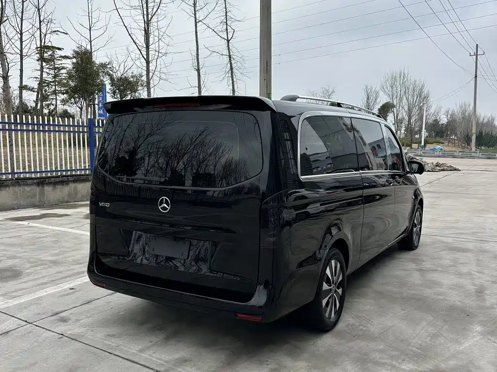 Mercedes-Benz Vito 2023 — фото 7