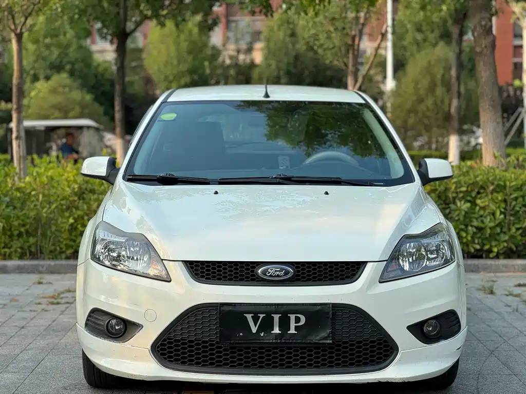 Ford Focus 2014 — фото 2