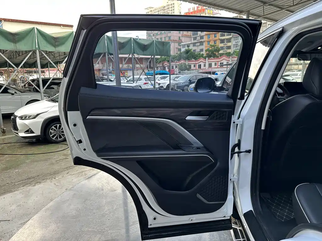Haval H6 2023 — фото 31