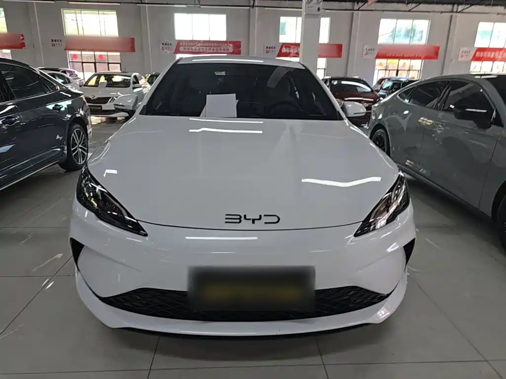 BYD Seal 05 DM-i 2025 — фото 3