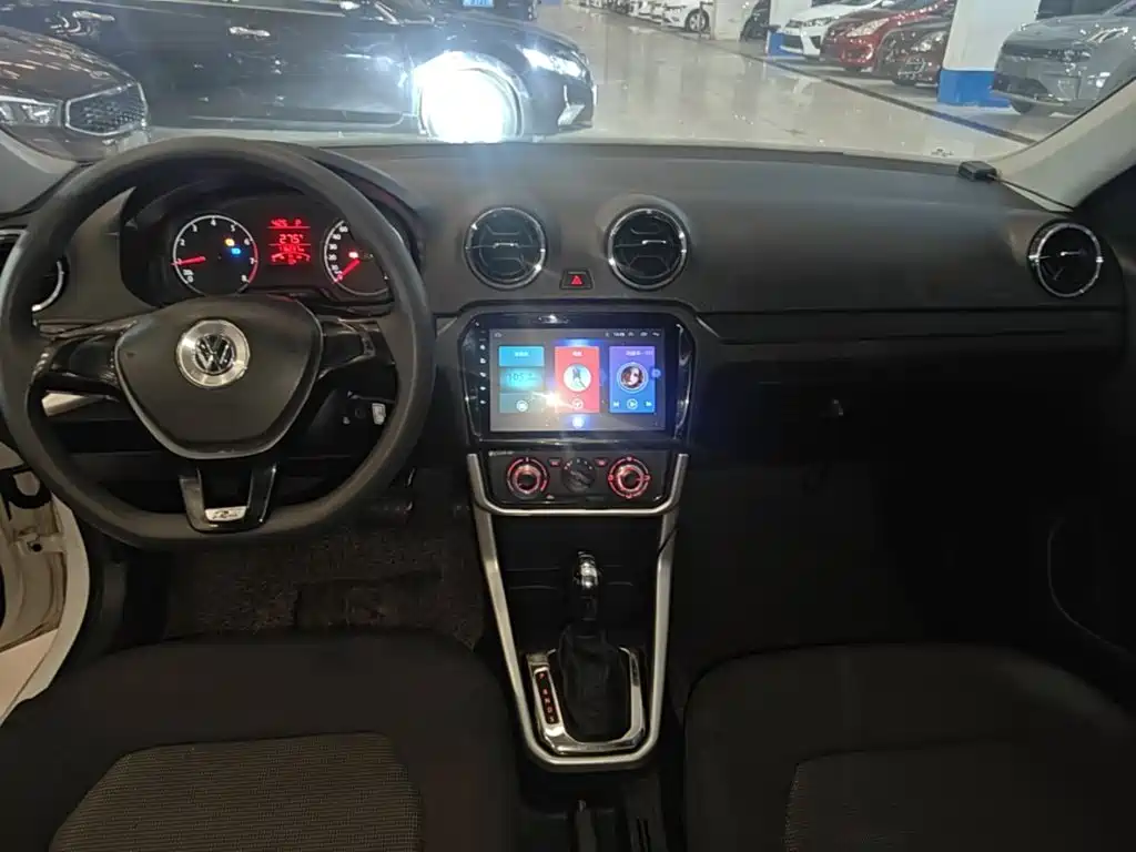 Volkswagen Jetta 2017 — фото 10