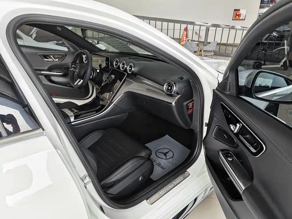 Mercedes-Benz C-Class 2022 — фото 9