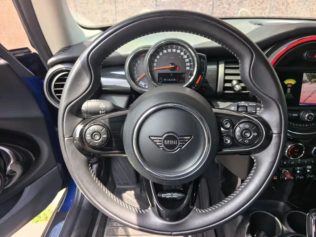 MINI MINI 2020