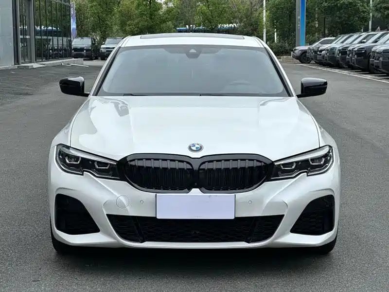 BMW 3 Series 2021 — фото 1