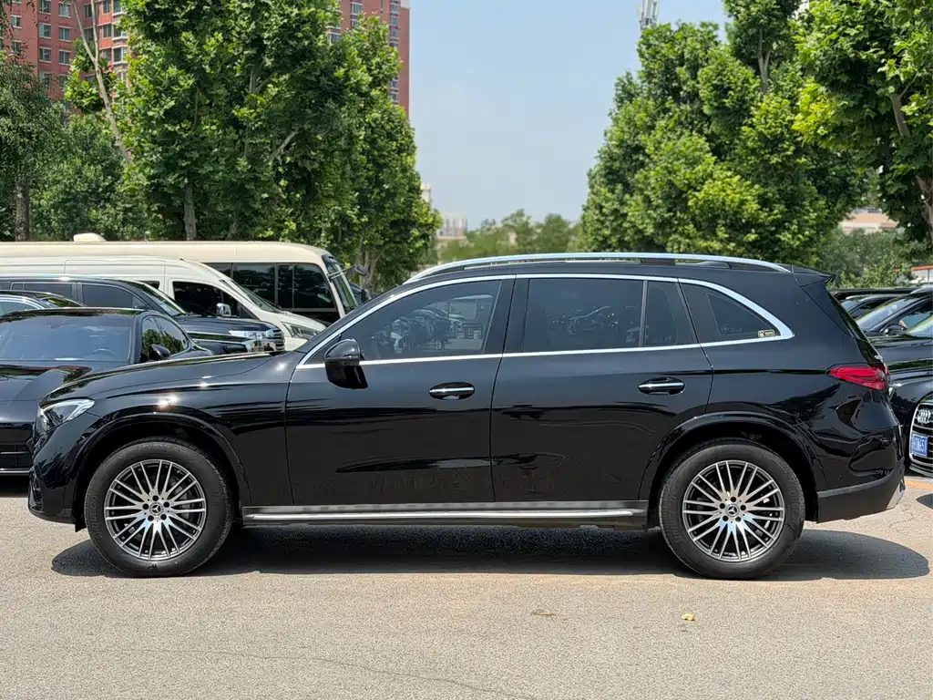 Mercedes-Benz GLC 2023