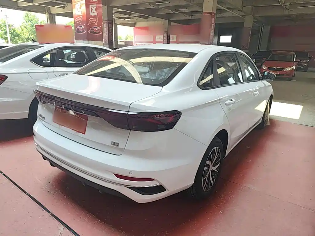 Geely Emgrand 2026