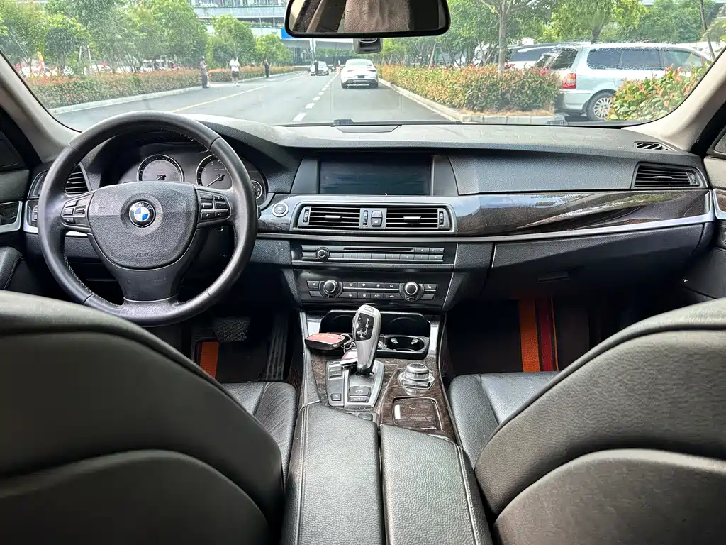 BMW 5 Series 2013 — фото 13