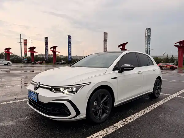 Volkswagen Golf 2023